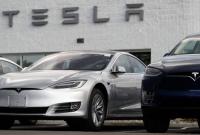 Во Флориде Tesla на автопилоте влетела в припаркованный патрульный автомобиль
