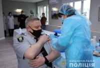 Полиция Киевской области начала вакцинацию препаратом "CoronaVac"