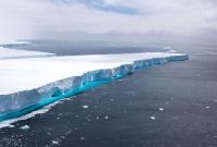 Самый большой в мире айсберг расстаял