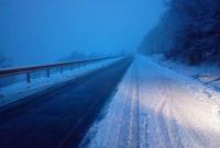 Обильные снегопады и метели: дороги Закарпатья покрыло снегом