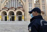 Полиция во Франции задержала священников за пасхальную службу без масок