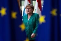 Меркель блокировала поставку вооружения в Украину через НАТО