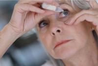 Американские учёные создали глазные капли, способные заменить очки