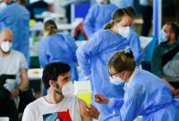 Количество полностью вакцинированных от COVID-19 в Германии превысило количество не привитого населения