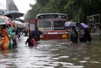 На западе Индии 110 человек человек погибли после проливного дождя