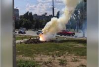 В Харькове на одной из улиц из-под земли вырвался столб огня