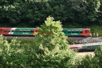В австрийских Альпах поезд со школьниками сошел с рельсов, 17 пострадавших