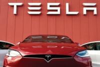Tesla отзывает почти 300 000 электромобилей в Китае