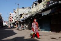 Индийские города Дели и Мумбаи смягчают ограничения на фоне снижения числа случаев COVID-19