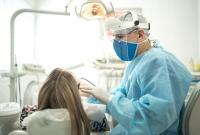 Медики рассказали, есть ли риск подхватить коронавирус у стоматолога