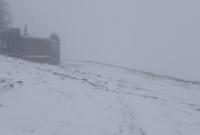 На горе Поп Иван снова выпал снег
