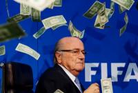 ФИФА наложила санкции на экс-президента Блаттера
