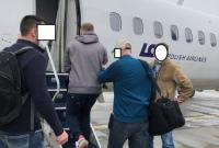 Чехия выдала США двух подозреваемых в киберпреступлениях украинцев: им грозит до 20 лет тюрьмы