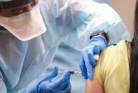 В США вакцинировали уже более 57 млн жителей: количество ежедневных доз увеличилась почти на миллион