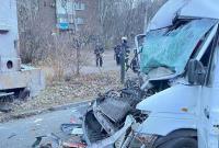 В Запорожье произошло ДТП с участием микроавтобуса: пострадали шесть человек