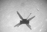 NASA показало полет мини-вертолета Ingenuity над поверхностью Марса