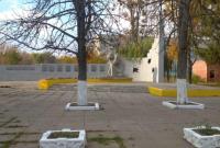 Неизвестные под Харьковом побили памятник погибшим во Второй мировой войне