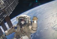 Двое астронавтов почти семь часов работали в открытом космосе