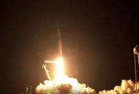 SpaceX відправила на орбіту перший в історії екіпаж цивільних