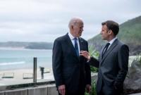 Байден запросил телефонный разговор с президентом Франции Макроном - СМИ