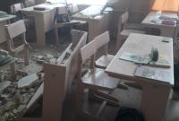 Разрушено парту и стул: в гимназии Черниговской области обвалился потолок