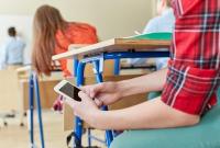 Заборона мобільних телефонів у школі: про наказ МОН і чи потрібні гаджети на уроках