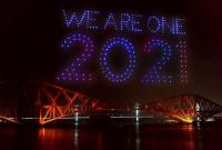 В канун Нового года в Шотландии небо осветили 150 дронов