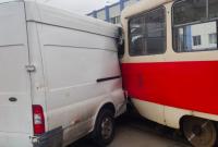 Несколькочасовой транспортный коллапс в столице: трамвай протаранил микроавтобус