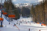 Закрытые из-за пандемии чешские горнолыжные курорты, подверглись штурму туристов