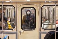 Киевское метро предупреждает о возможных ограничениях на вход во время локдауна