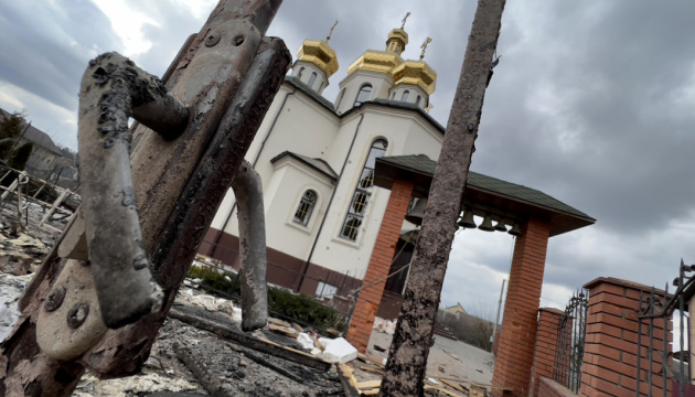 Преступления россиян в Киевской области: в Ирпене обнаружили 13 захоронений горожан
