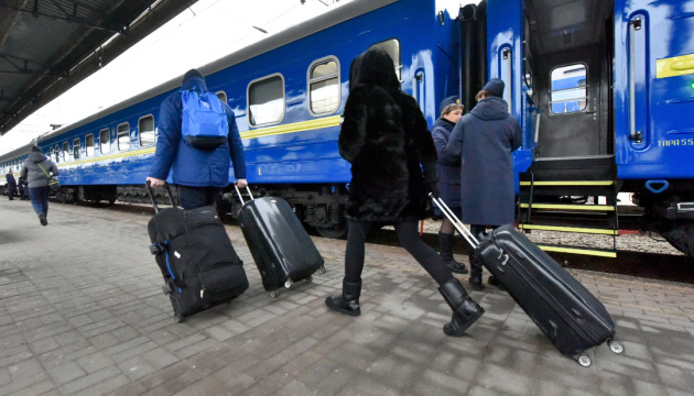 Укрзализныця назначила на сегодня семь эвакуационных рейсов
