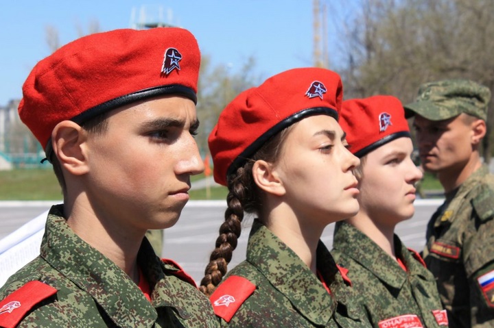 Россия бросает на войну против Украины подростков из «Юнармии»