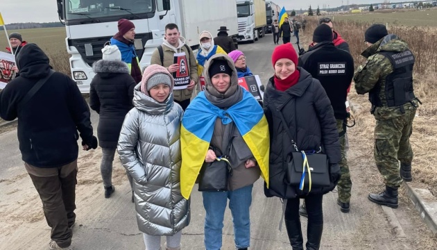 Активисты блокируют фуры на польско-белорусской границе, очередь – на десятки километров