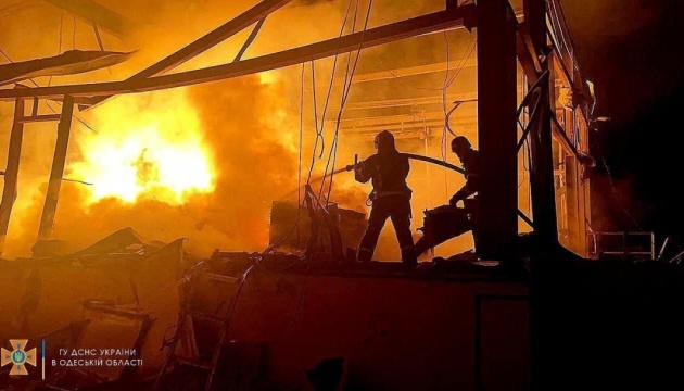 Тяжелые бои на Донетчине, «прилет» на Лисичанский НПЗ и ракетный обстрел Одессы – сводка ОВА