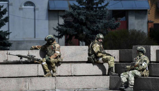 В Херсоне оккупанты ищут брошенные квартиры, чтобы разместить там российских военных