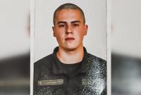 Расстрелявший сослуживцев Артемий Рябчук решил отказаться от своих показаний