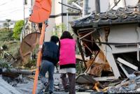 В Японии идут поиски выживших после двух землетрясений