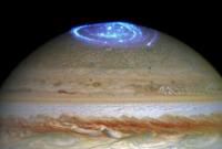 NASA показало полярное сияние на Юпитере