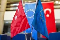 Spiegel: Еврокомиссия готова согласовать безвизовый режим с Турцией