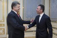 Порошенко назначил экс-генсека НАТО советником: чем отличились новые иностранцы при власти