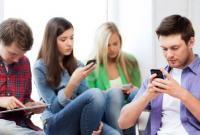 Смартфоны вызывают у подростков депрессию