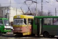 В Харькове столкнулись маршрутка и трамвай