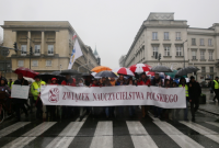 В Варшаве тысячи людей протестуют против образовательной реформы