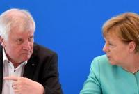 Меркель не пригласили на съезд братской партии
