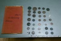 Мужчина пытался вывезти в РФ старинные монеты и книгу
