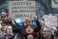 В Кельне активисты протестуют против нападений на женщин