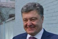 Порошенко повторив "подвиг" попередника: забув українське слово на прес-конференції (Видео)