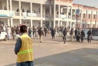 В Пакистане террористы захватили университет