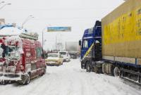 В Киеве могут ограничить въезд фур из-за снегопада